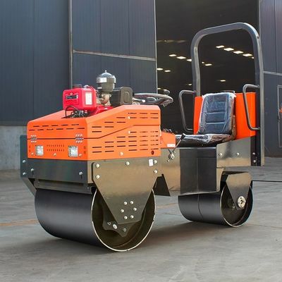 電動スタート 0.8 トン ディーゼル ダブル ドラム 滑りやすい運転のためにロードロールに乗る
