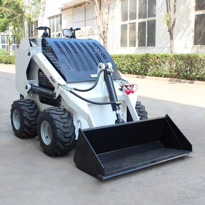 作業速度 0-6km/h ミニ スキッドステアローダー エパエンジンと 1000kg 定量荷重
