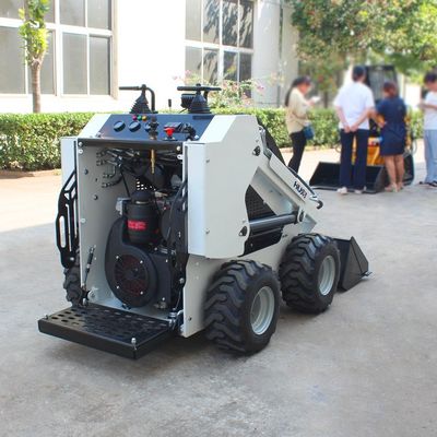 作業速度 0-6km/h ミニ スキッドステアローダー エパエンジンと 1000kg 定量荷重