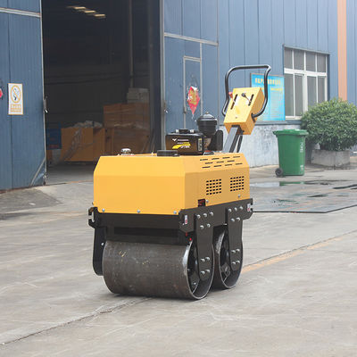 圧縮幅600mm 2.5Lの燃料タンク容量を持つ手持ちの土壌圧縮機